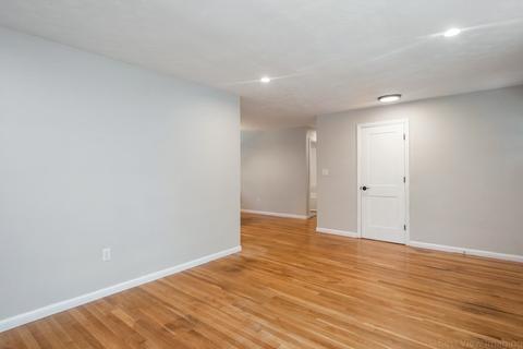 65 Flagg St, Worcester, MA 01602 photo 9