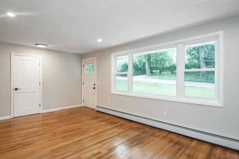 65 Flagg St, Worcester, MA 01602 photo 5