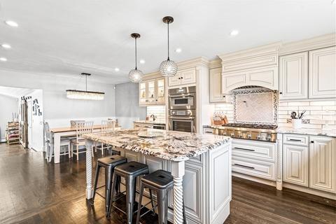 7 Donegal Cir, Danvers, MA 01923 photo 4