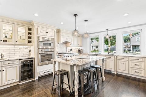 7 Donegal Cir, Danvers, MA 01923 photo 1