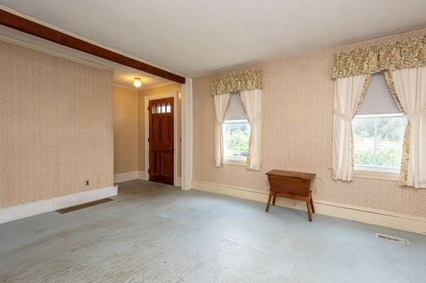 13 Prospect St, Georgetown, MA 01833 photo 7