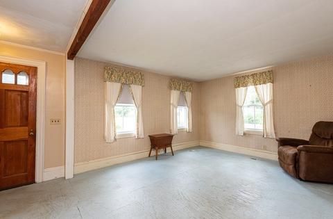 13 Prospect St, Georgetown, MA 01833 photo 6