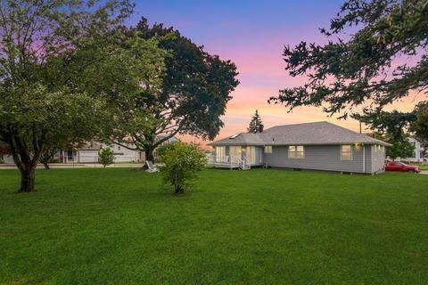 317 Dwelly St, Fall River, MA 02724 photo 4
