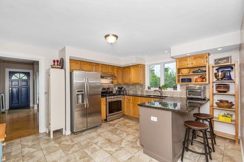 30 Avon St, Reading, MA 01867 photo 5