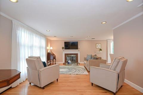787 Greendale Ave, Needham, MA 02492 photo 4