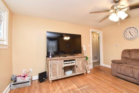 198 Russell St, Springfield, MA 01104 photo 8