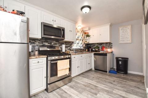 198 Russell St, Springfield, MA 01104 photo 11