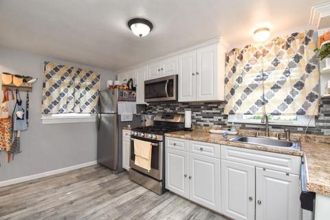 198 Russell St, Springfield, MA 01104 photo 9