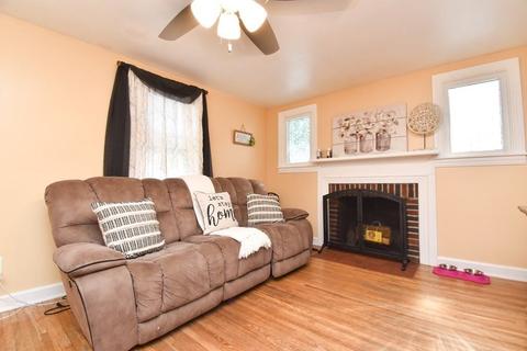 198 Russell St, Springfield, MA 01104 photo 3