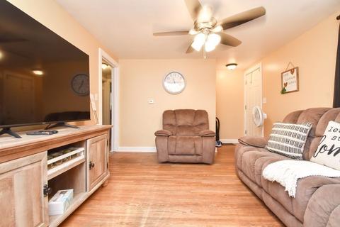 198 Russell St, Springfield, MA 01104 photo 7