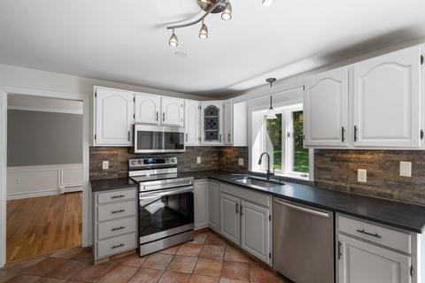 23 Puddingstone Ln, Mendon, MA 01756 photo 12