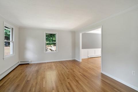 23 Puddingstone Ln, Mendon, MA 01756 photo 8