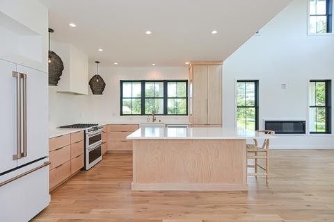 111 Christian Hl, Upton, MA 01568 photo 3