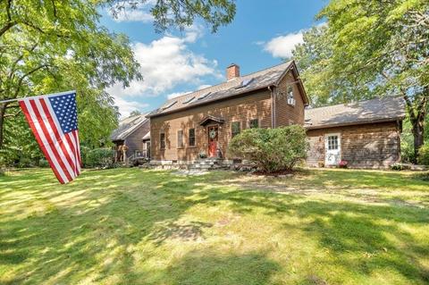 567 Forest St, Dunstable, MA 01827 photo 2