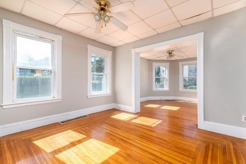 21 Whipple St, Worcester, MA 01607 photo 4