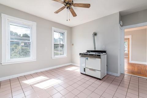 21 Whipple St, Worcester, MA 01607 photo 5
