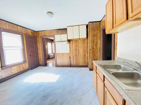 117 Dawes St, Springfield, MA 01109 photo 3