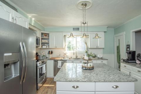 73 Clayton St, Fall River, MA 02723 photo 4