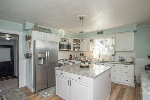 73 Clayton St, Fall River, MA 02723 photo 5
