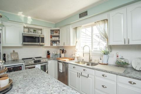 73 Clayton St, Fall River, MA 02723 photo 6