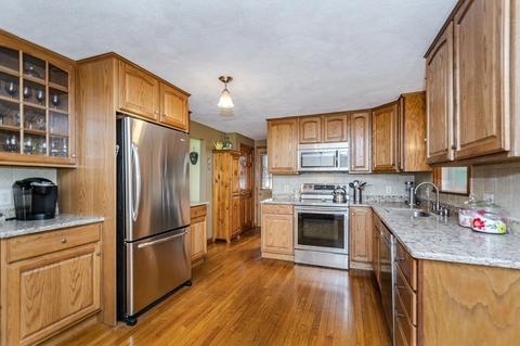42 Parkview Rd, Reading, MA 01867 photo 3