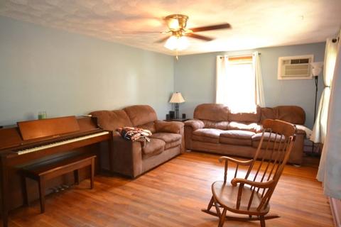77 Kerry Dr, Springfield, MA 01118 photo 3