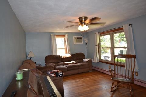 77 Kerry Dr, Springfield, MA 01118 photo 4