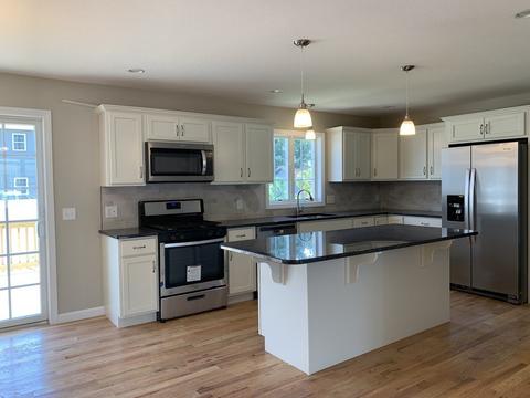 239 Gresham St, Springfield, MA 01119 photo 3