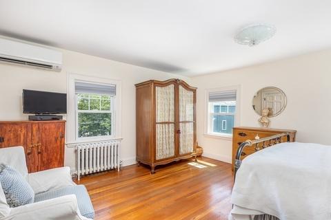 30 Pond St, Marblehead, MA 01945 photo 17