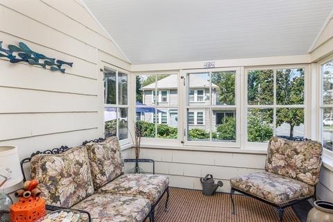 30 Pond St, Marblehead, MA 01945 photo 11