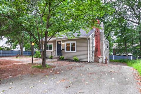 176 D St, Dracut, MA 01826 photo 2