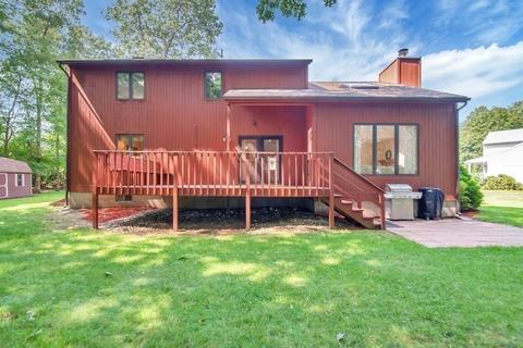27 Bunker Cir, East Longmeadow, MA 01028 photo 3