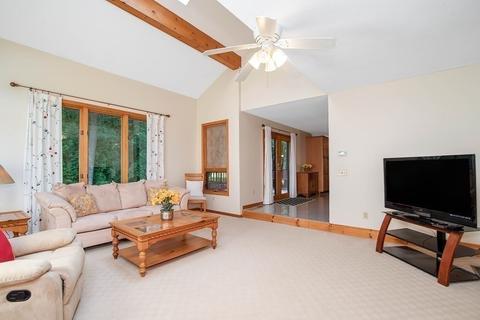 27 Bunker Cir, East Longmeadow, MA 01028 photo 9