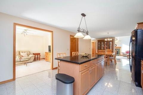 27 Bunker Cir, East Longmeadow, MA 01028 photo 14
