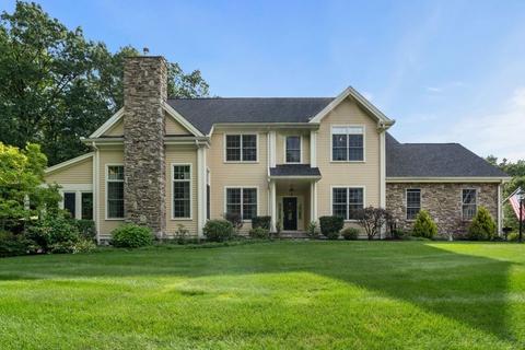 21 Golf Ridge Dr, Sutton, MA 01590 photo 1