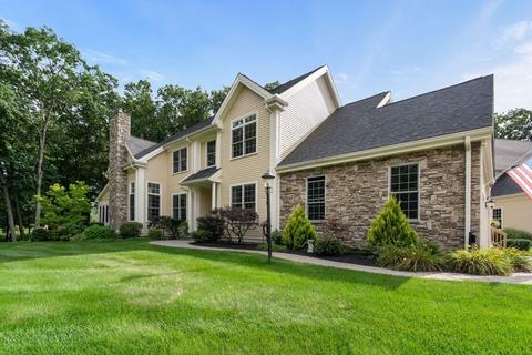 21 Golf Ridge Dr, Sutton, MA 01590 photo 2