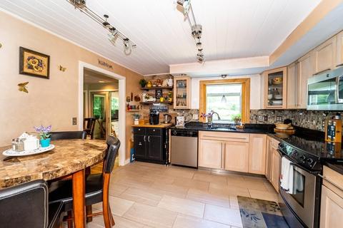 145 Overlook Dr, Raynham, MA 02767 photo 9
