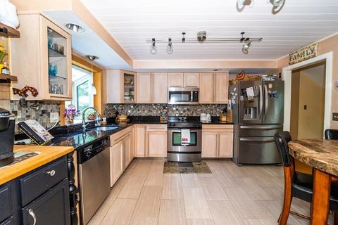145 Overlook Dr, Raynham, MA 02767 photo 10