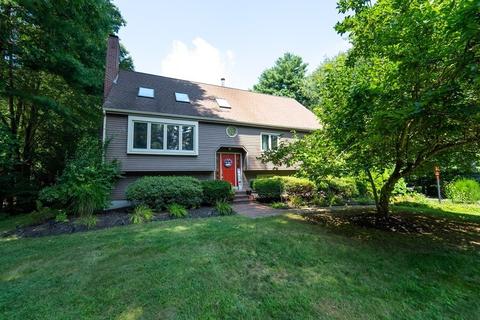 145 Overlook Dr, Raynham, MA 02767 photo 1