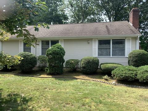 29 Endicott St, Springfield, MA 01118 photo 2