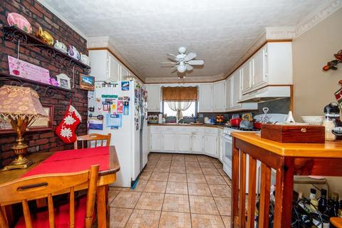 32 Brayton Ave, Fall River, MA 02721 photo 14