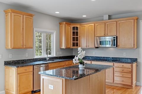 33 Howarth Dr, Upton, MA 01568 photo 11