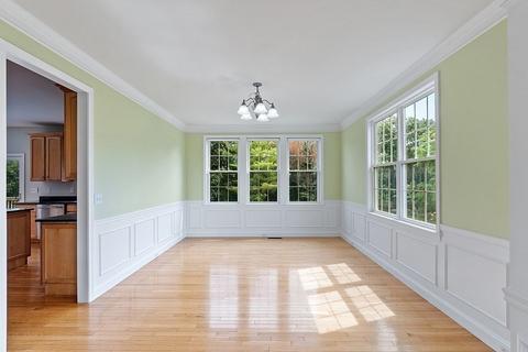 33 Howarth Dr, Upton, MA 01568 photo 10