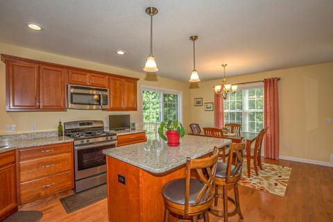 14 Dianna Dr, Springfield, MA 01104 photo 10