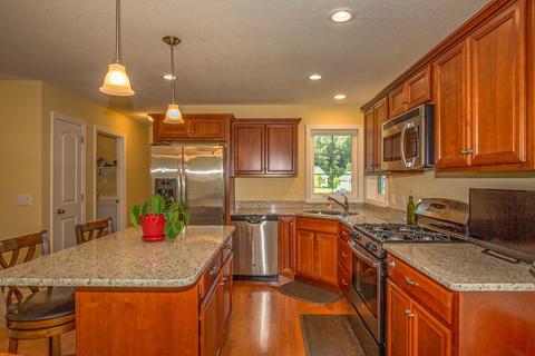 14 Dianna Dr, Springfield, MA 01104 photo 13