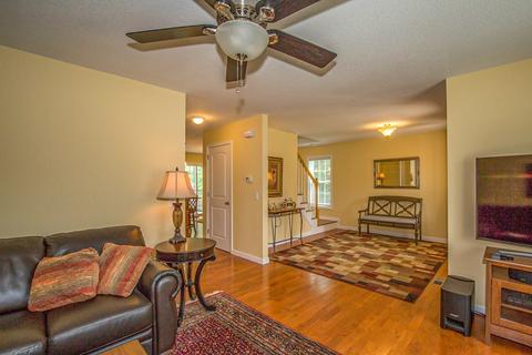 14 Dianna Dr, Springfield, MA 01104 photo 8