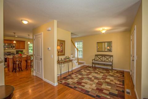 14 Dianna Dr, Springfield, MA 01104 photo 7