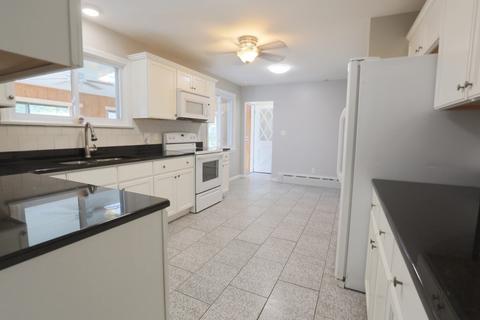 81 Coolidge, Fall River, MA 02720 photo 5