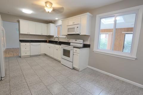81 Coolidge, Fall River, MA 02720 photo 3