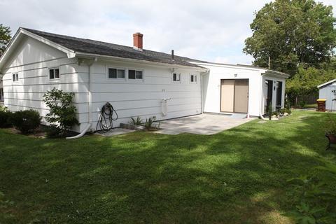 81 Coolidge, Fall River, MA 02720 photo 2